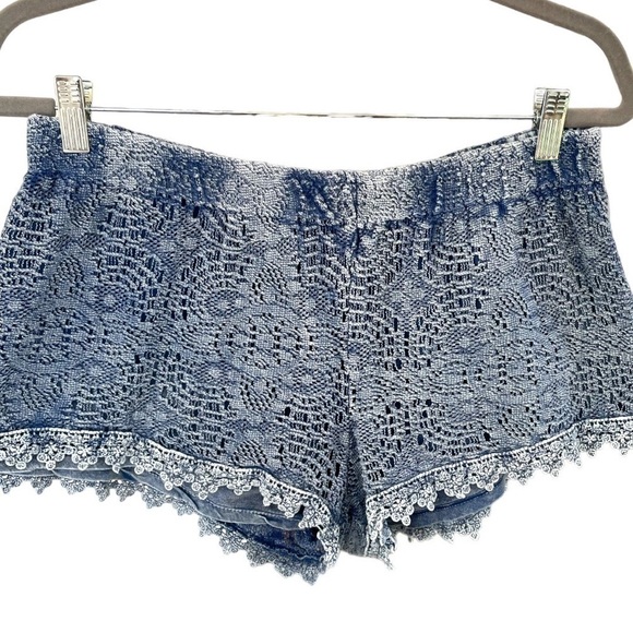 Indigo Rein lace shorts, size Large, fully lined, very good condition, - Picture 2 of 4